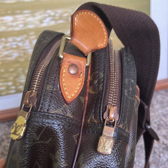 Louis Vuitton Monogram Reporter Bag in good used condition.L10.5”xH8”xD4.5” - Picture 4 of 11